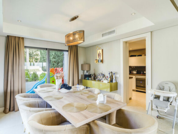For Sale: 5-Bedroom Villa with Sea Views 🌴🌊 Gated – Golden Mile – Marbella