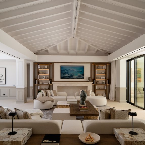 🔥 For Sale | 🌴 Turnkey 6-Bedroom Quality Mansion with Beach Club in Nueva Andalucía, Marbella 🏡🌟