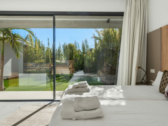 SOLD – Benahavís – Modern 4B Villa 🏔️✨ Gated – Seaviews