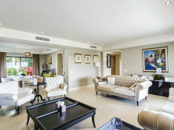 For Sale: 5-Bedroom Villa with Sea Views 🌴🌊 Gated – Golden Mile – Marbella