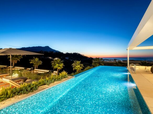 🌟 For Sale – El Madroñal Modern 8B Turnkey Villa 🌟 Sea views – Gated 