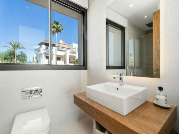 SOLD – Benahavís – Modern 4B Villa 🏔️✨ Gated – Seaviews
