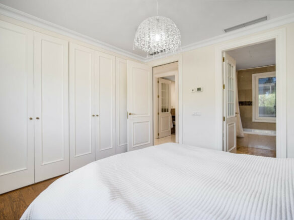 For Sale: Modern 6B Villa in gated Community 🏡✨ – Marbella – Golden Mile 