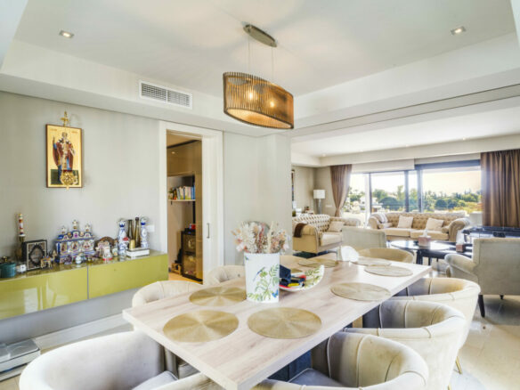 For Sale: 5-Bedroom Villa with Sea Views 🌴🌊 Gated – Golden Mile – Marbella
