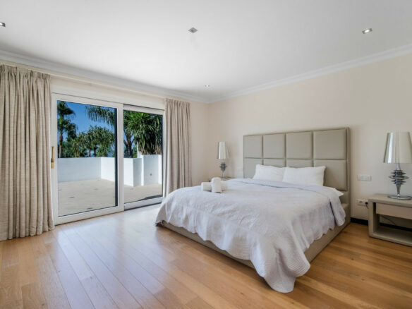 For Sale: Modern 6B Villa in gated Community 🏡✨ – Marbella – Golden Mile 