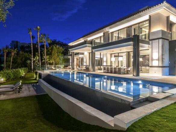 For sale 💎 Modern Turnkey Villa  – Cascada de Camoján, Marbella Golden Mile – Gated – Sea views ✨🌴🌅