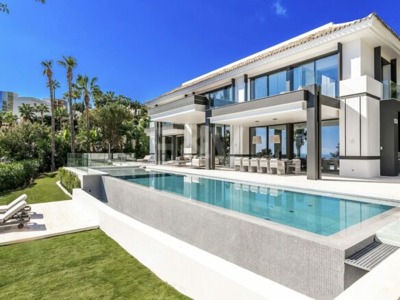For sale 💎 Modern Turnkey Villa  – Cascada de Camoján, Marbella Golden Mile – Gated – Sea views ✨🌴🌅
