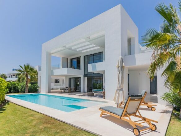 For Sale: Designer Villa in – Los Olivos del Paraíso, Estepona East 🌟