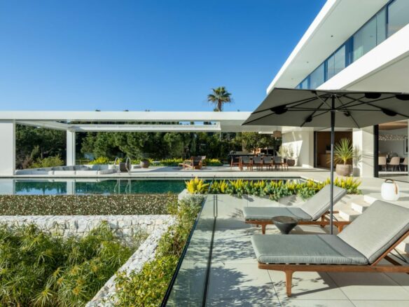 🌟 For Sale – El Madroñal Modern 8B Turnkey Villa 🌟 Sea views – Gated 