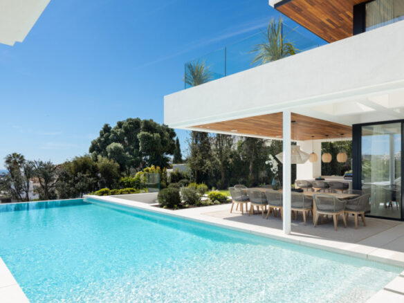 For sale 🌟 La Quinta – Contemporary Villa with Incredible Views 🌊🏡