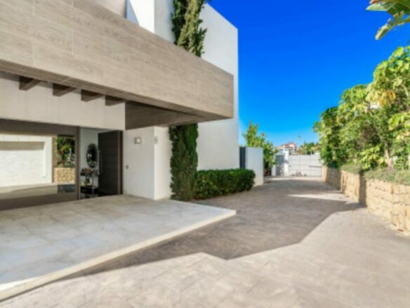 For sale 🌴 Modern 9B Villa –  Los Flamingos Golf, Benahavis💎🏌️‍♂️