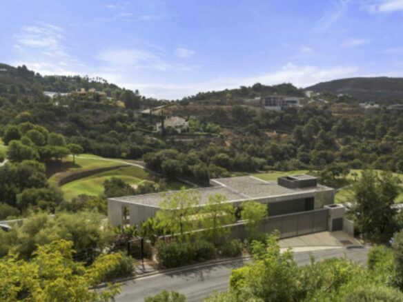 🏡 For Sale – Modern Frontline Golf Villa in Marbella Club Golf Resort – Gated