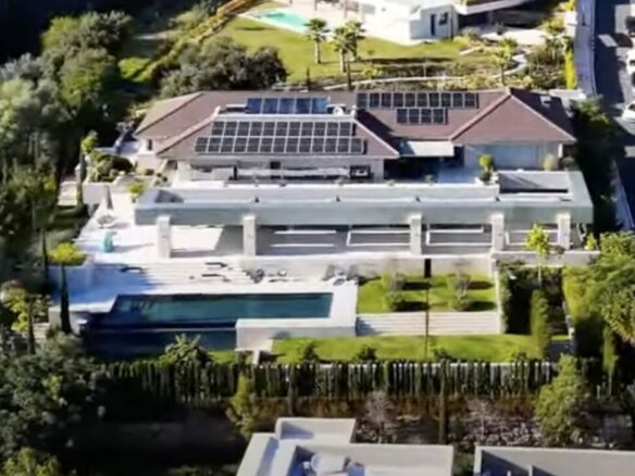 For sale 🏡  Modern Mansion in Cascada de Camoján – Marbella’s Golden Mile 🌟 Sea Views  – Gated – Super Car Garage