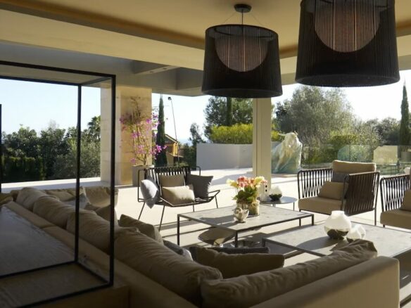 For sale 🏡  Modern Mansion in Cascada de Camoján – Marbella’s Golden Mile 🌟 Sea Views  – Gated – Super Car Garage