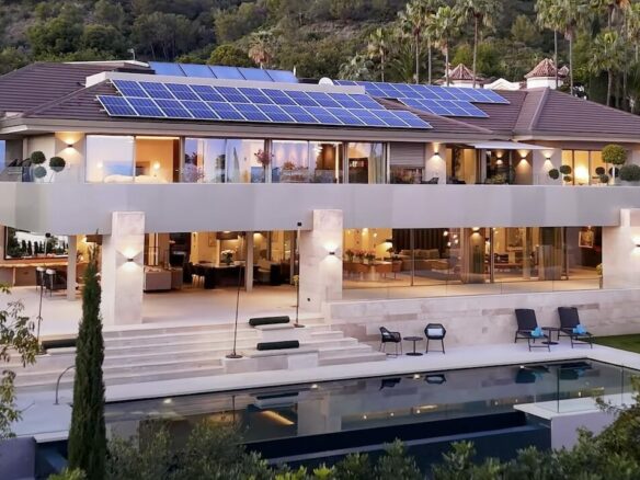 For sale 🏡  Modern Mansion in Cascada de Camoján – Marbella’s Golden Mile 🌟 Sea Views  – Gated – Super Car Garage