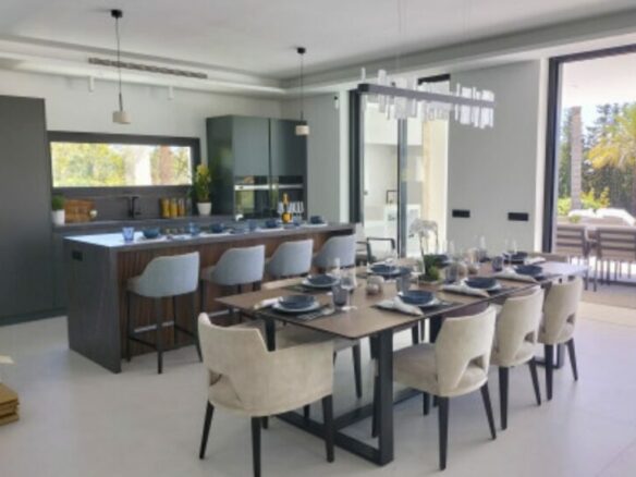 🏡 For Sale: New Modern Villa – Nueva Andalucía ⛳🌴
