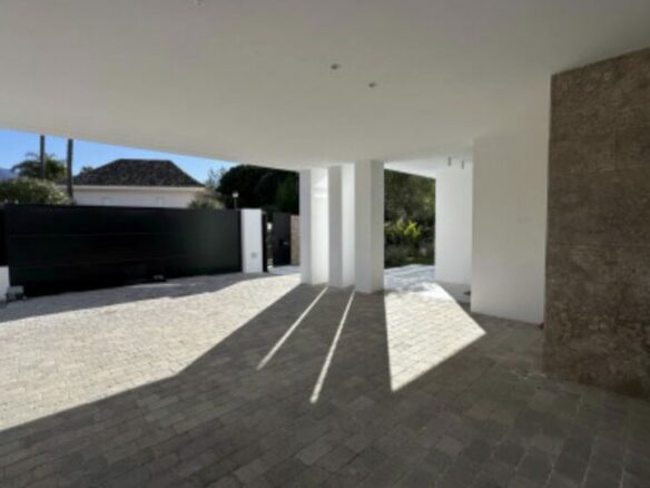 🏡 For Sale: New Modern Villa – Nueva Andalucía ⛳🌴