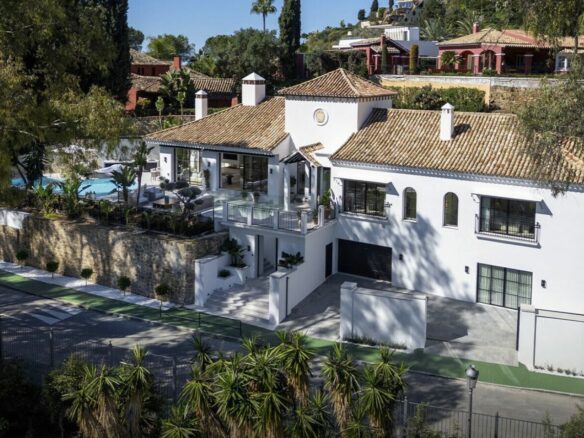 🔥 For Sale | 🌿🏌️‍♂️ Luxury Villa in La Quinta, Benahavís 🏡✨ Gated Community with 24h Guard