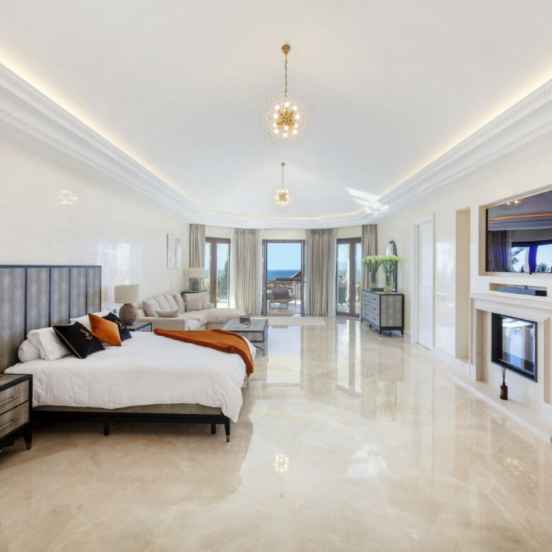 For Sale  – Mansion  in Sierra Blanca Marbella Golden Mile 💎 Garage for 12 cars