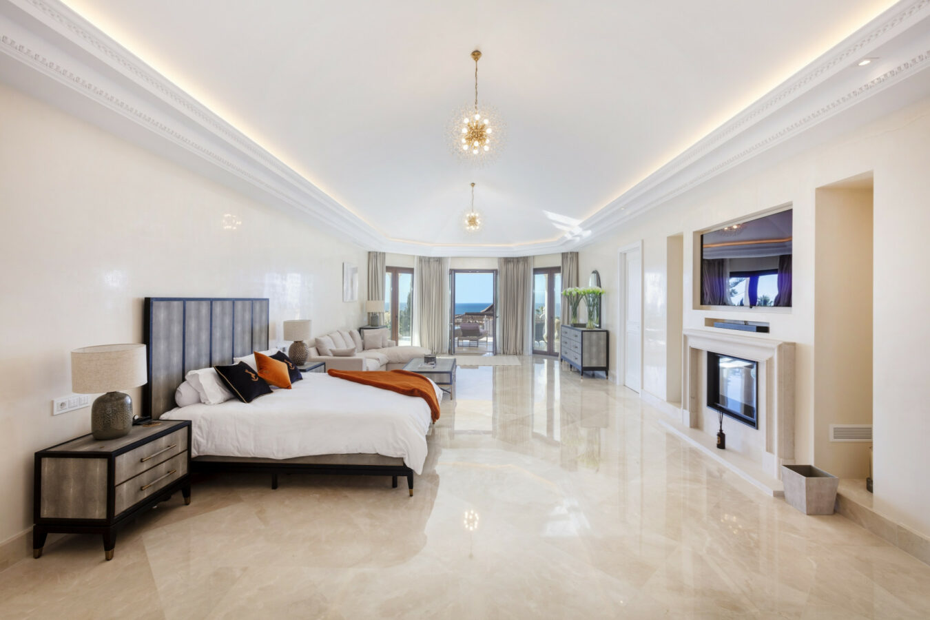 For Sale  – Mansion  in Sierra Blanca Marbella Golden Mile 💎 Garage for 12 cars