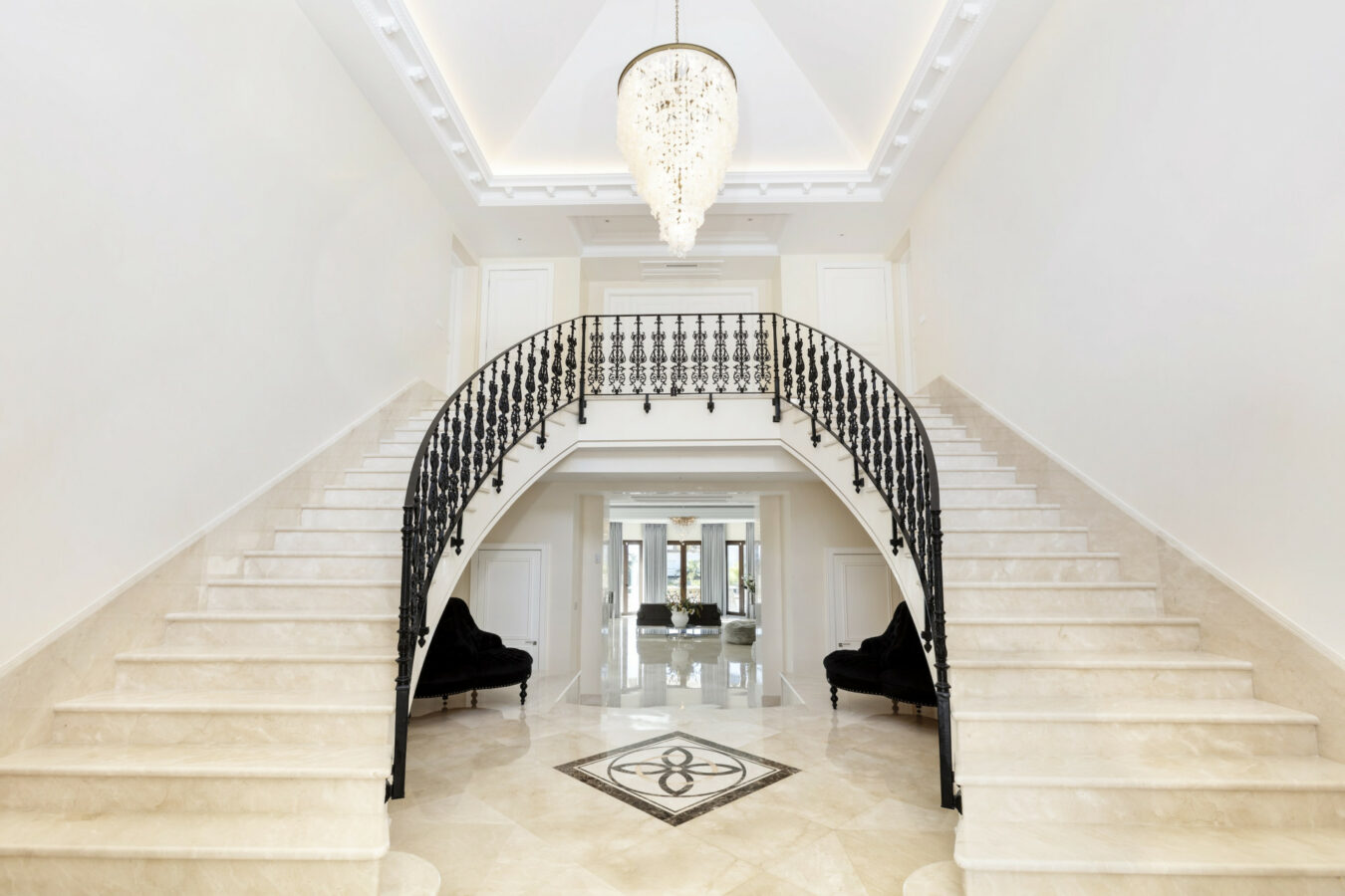 For Sale  – Mansion  in Sierra Blanca Marbella Golden Mile 💎 Garage for 12 cars