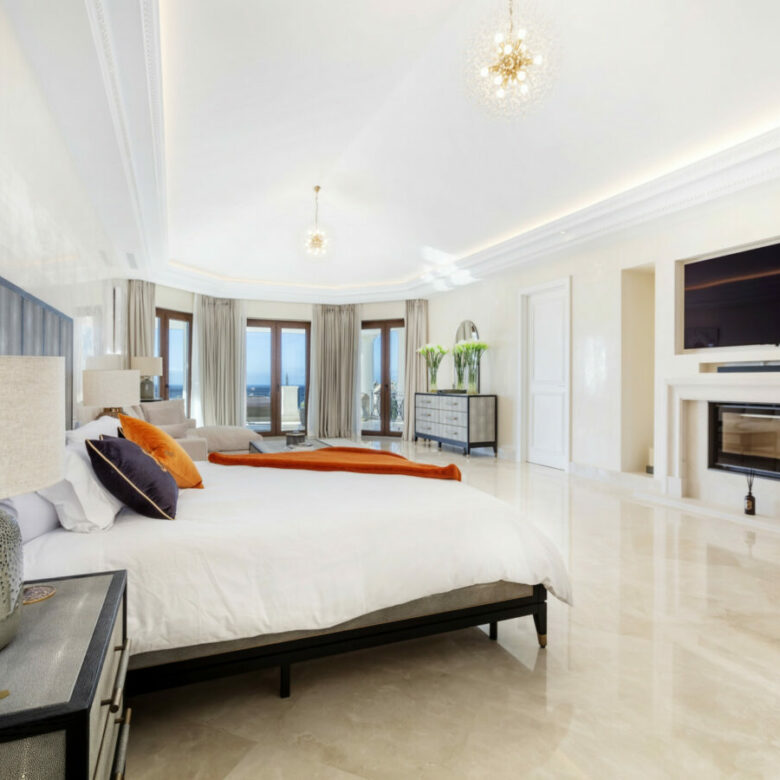 For Sale  – Mansion  in Sierra Blanca Marbella Golden Mile 💎 Garage for 12 cars