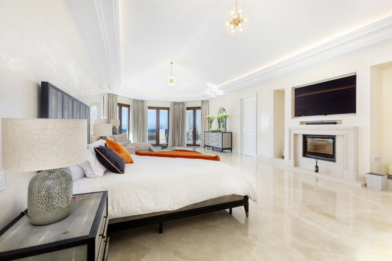 For Sale  – Mansion  in Sierra Blanca Marbella Golden Mile 💎 Garage for 12 cars