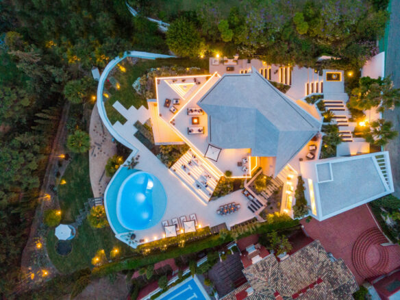 For sale – Turnkey Villa  in El Herrojo Alto, Benahavís 🌅🏡 Sea views -Gated