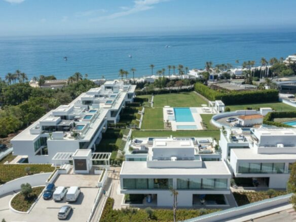 For sale 🏡 Vilas 12  – Modern Luxury Villa for Sale on Marbella’s Golden Mile 🌟