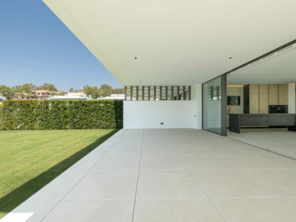 For sale 🏡 Vilas 12  – Modern Luxury Villa for Sale on Marbella’s Golden Mile 🌟