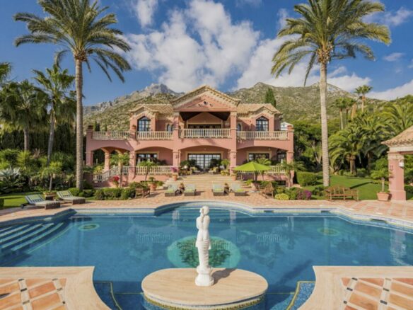 🏛️ For Sale: Mansion on Large Plot with Sea Views — Sierra Blanca, Marbella Golden Mile 🌅🌴