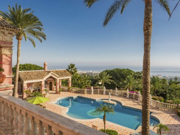 🏛️ For Sale: Mansion on Large Plot with Sea Views — Sierra Blanca, Marbella Golden Mile 🌅🌴