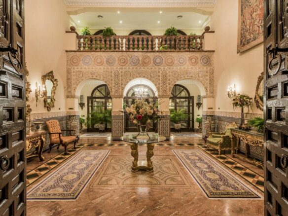 🏛️ For Sale: Mansion on Large Plot with Sea Views — Sierra Blanca, Marbella Golden Mile 🌅🌴