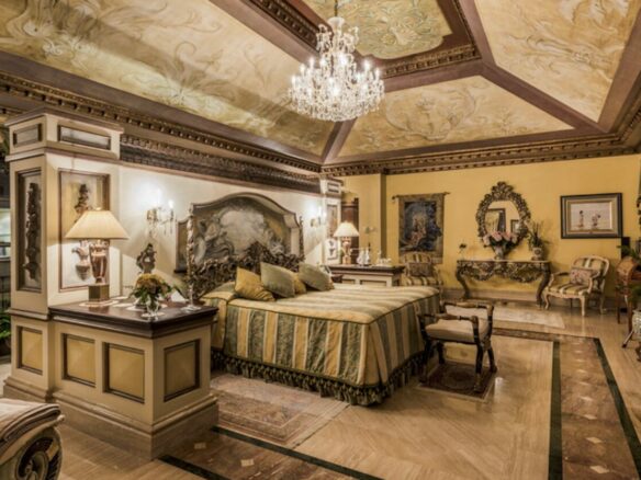 🏛️ For Sale: Mansion on Large Plot with Sea Views — Sierra Blanca, Marbella Golden Mile 🌅🌴