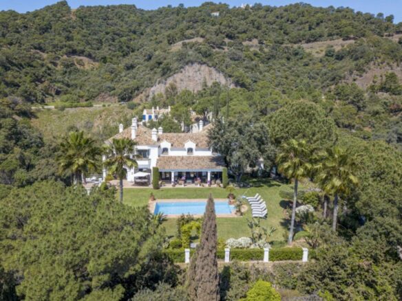 🌟 For Sale: Spectacular Estate with Panoramic Views in El Madroñal 🌿🌄