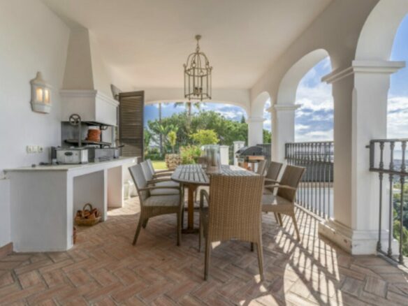 🌟 For Sale: Spectacular Estate with Panoramic Views in El Madroñal 🌿🌄