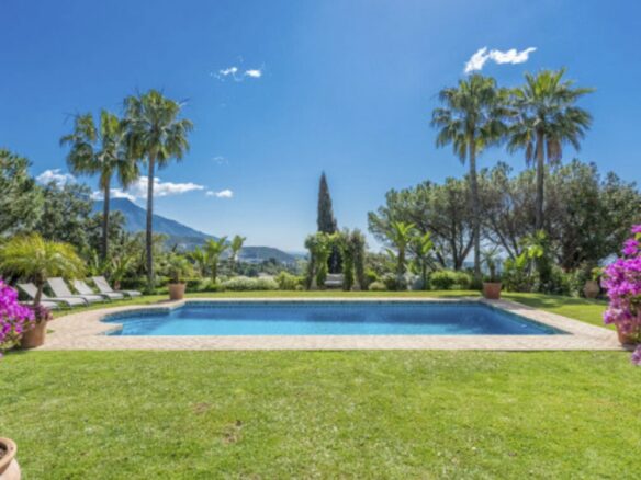 🌟 For Sale: Spectacular Estate with Panoramic Views in El Madroñal 🌿🌄