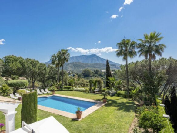 🌟 For Sale: Spectacular Estate with Panoramic Views in El Madroñal 🌿🌄