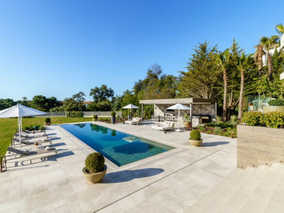 For sale 💰 Modern Villa  with Panoramic Views in La Zagaleta, Benahavis 🌟
