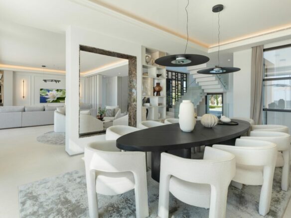 Turnkey 🌟 Hilltop 7B Mansion for Sale Ronda Road –  Benahavís