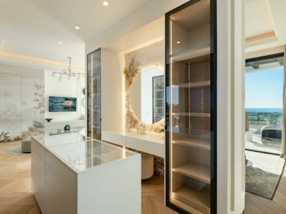 Turnkey 🌟 Hilltop 7B Mansion for Sale Ronda Road –  Benahavís