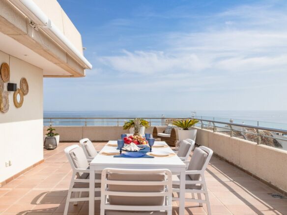 🌟 PENTHOUSE FOR SALE – MARINA BANÚS, PUERTO BANÚS, MARBELLA 🌟