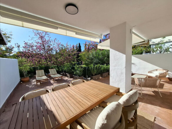 🌟 STUNNING CORNER TOWNHOUSE FOR SALE 🌟 📍 ALTOS DE PUENTE ROMANO, Marbella