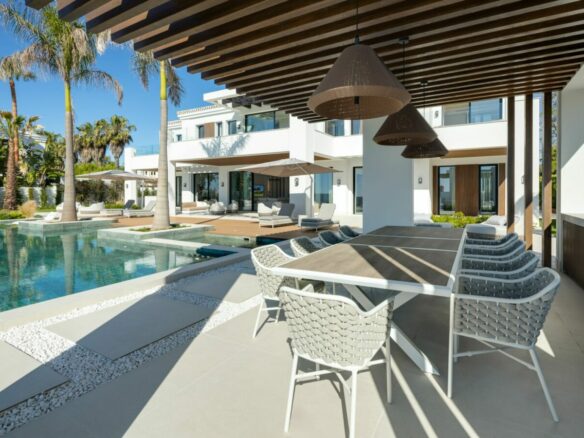 Turnkey 🌟 Hilltop 7B Mansion for Sale Ronda Road –  Benahavís
