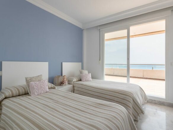🌟 PENTHOUSE FOR SALE – MARINA BANÚS, PUERTO BANÚS, MARBELLA 🌟