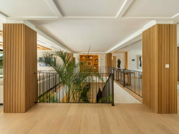 🏡 For Sale: Turnkey 6B 🛏️ Luxury Villa in Aloha 🌿🌅