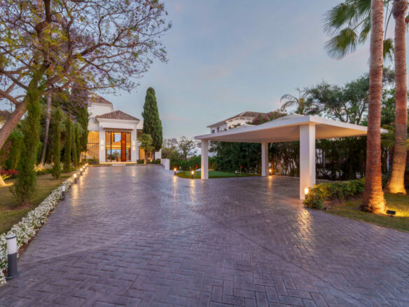 FOR SALE – Sophisticated Villa Overlooking Los Naranjos Golf 🌳