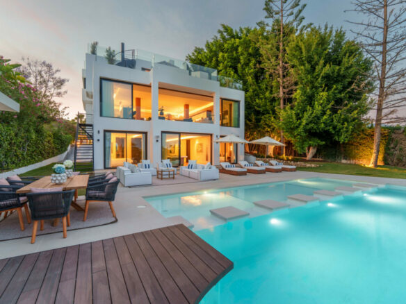 FOR SALE – Sophisticated Villa Overlooking Los Naranjos Golf 🌳