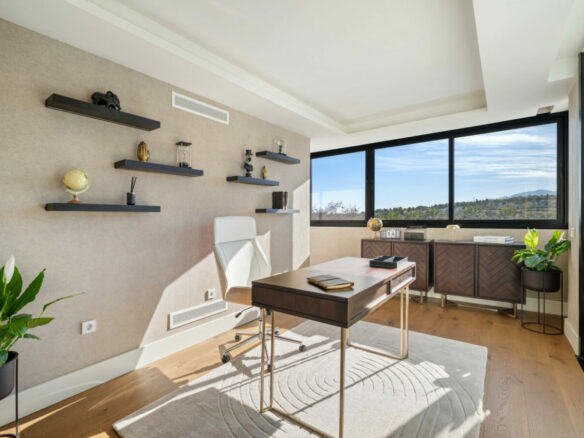 FOR SALE – Sophisticated Villa Overlooking Los Naranjos Golf 🌳
