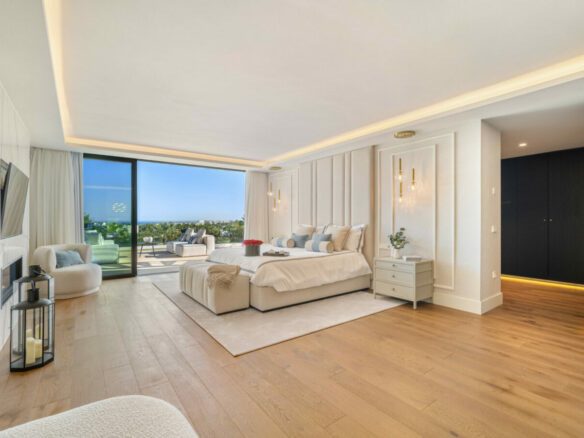 FOR SALE – Sophisticated Villa Overlooking Los Naranjos Golf 🌳